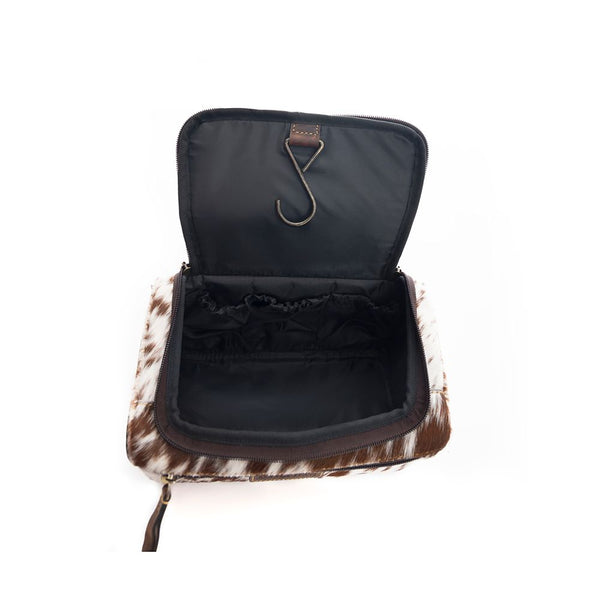 Myra Kalvin Bluff Toiletry Bag