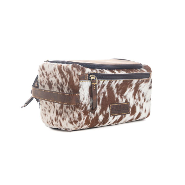 Myra Kalvin Bluff Toiletry Bag